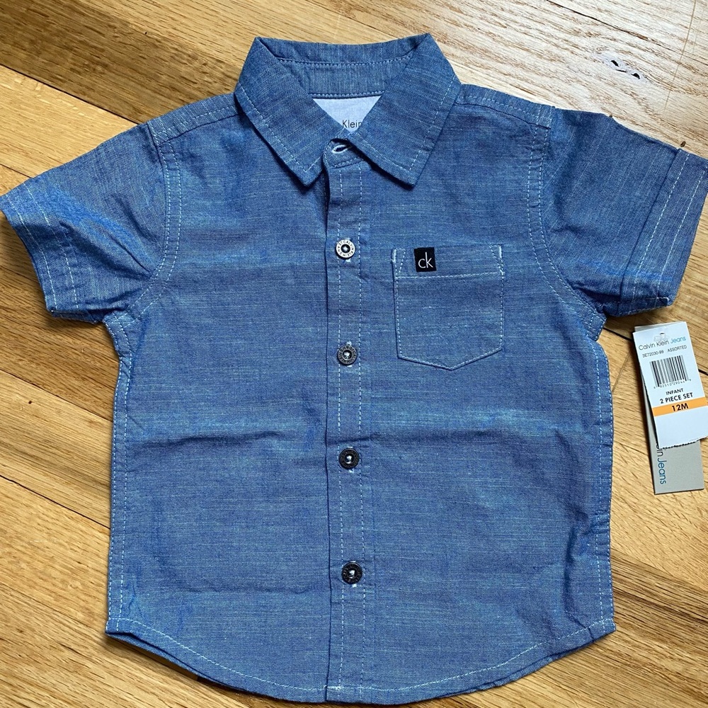 NWT: Calvin Klein Jeans Denim color Button up short sleeve shirt
